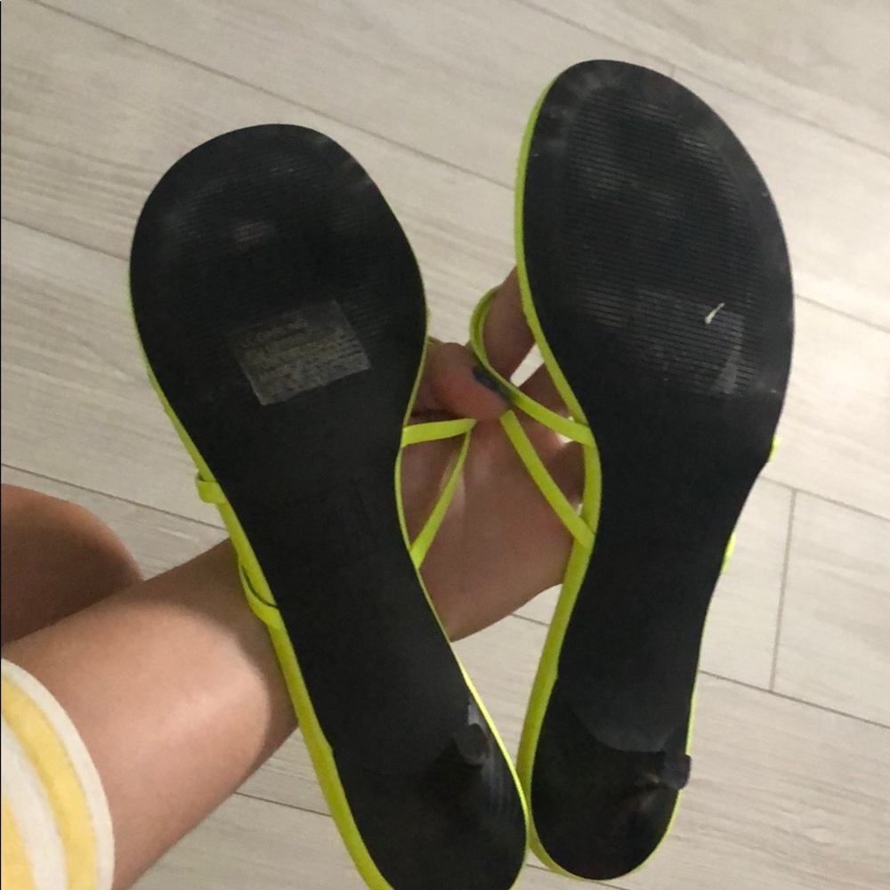 Mini neon green heels - Picture 6 of 11